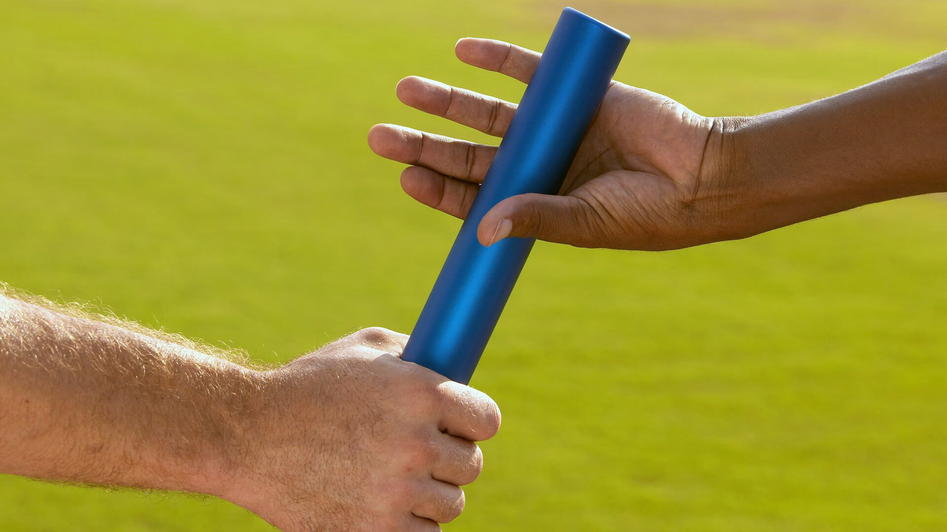 俱乐部人才流失管理缺乏机制，俱乐部人员配置