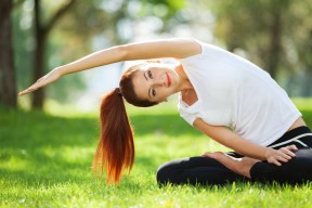 李恩：全黑队中场的“锁链”，他的防守和传球让对方难以突破