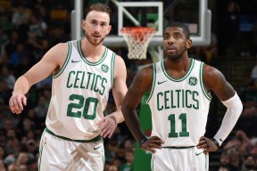 蝶泳转身节奏精准，速度衔接顺滑，蝶泳转身规则