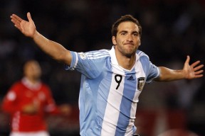 比利时男篮在欧洲预赛中坚持不懈，迈向奥运目标，比利时男篮世界排名